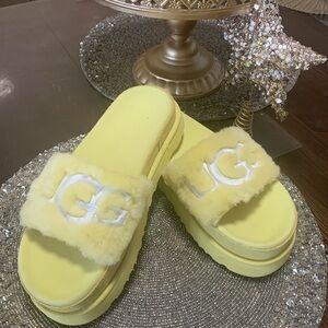 NWT UGG Australia LATON  Fur Slides Yellow Platform Sandals  size 8
